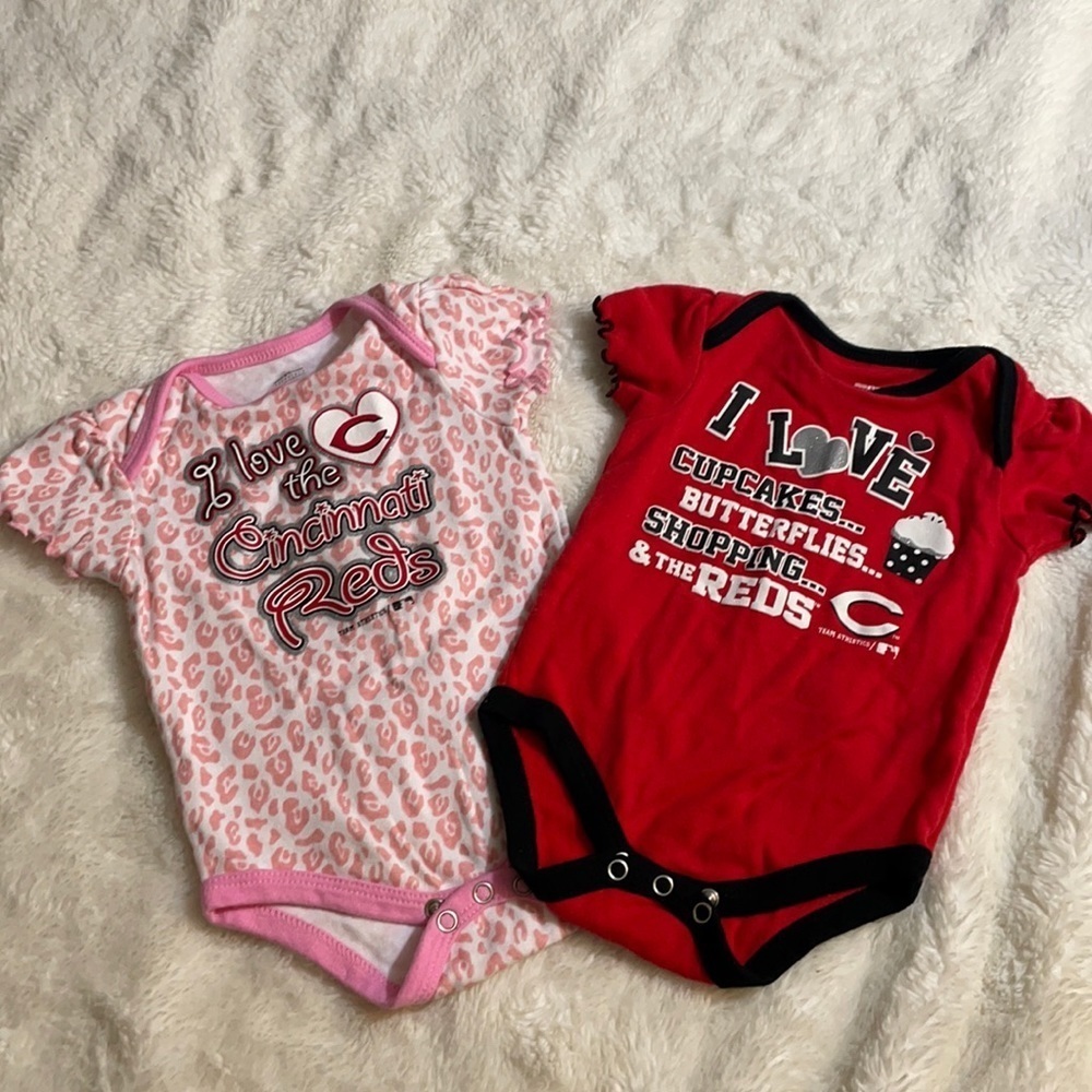 bundle‎ of 2 Cincinnati Reds Onesies